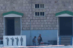 Нападники на поліцейський відділок у Єревані склали зброю