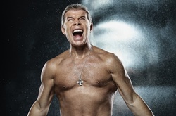 Вакки, гоу хоум: Олег Газманов против танцующего итальянского миллионера