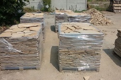 СБУ виявила 120 тонн нелегального каменю, видобутого у зоні АТО