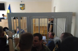 Прокурори просять тримати Єфремова під вартою, аби він не домовився зі спільниками