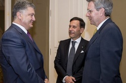 Порошенко попрощався з послами США та Італії