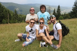 Украинские звезды покорили горные вершины и отдохнули в Яремче