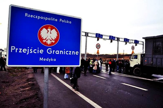 Польща відновлює малий прикордонний рух з Україною
