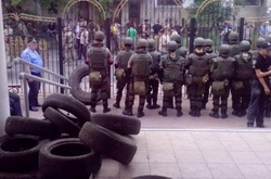 Поліція спростовує застосування газу під час сутичок на суді над екс-«торнадівцями»