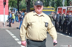 Керівник столичної поліції: Унаслідок сутичок під Оболонським райсудом постраждали 12 поліцейських і 15 нацгвардійців 