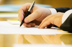 Порошенко надав чинності рішенню Радбезу про розвиток ОПК