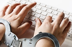 Москва перетворює інтернет на юридичну пастку