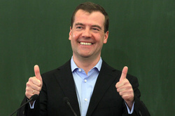 Медведєв порадив російським вчителям шукати інші місця для заробітку