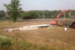 У столиціі демонтовано останній мегаборд