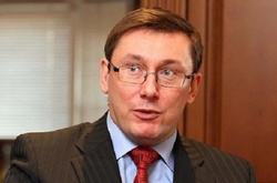 Правоохоронці за тиждень провели понад 100 обшуків у зв’язку з незаконною вирубкою лісу