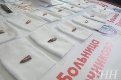 Цього місяця Україна покаже Європарламенту осколки, витягнуті медиками у військових в зоні АТО