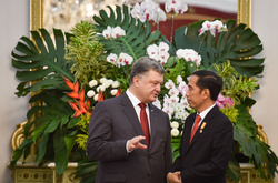 Порошенко виконав обіцянку про безвізовий режим. Поки що з Індонезією