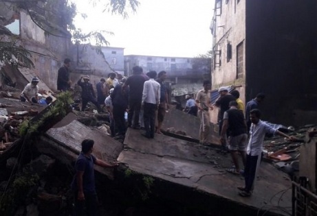 В Індії обвалився двоповерховий будинок, двое загиблих