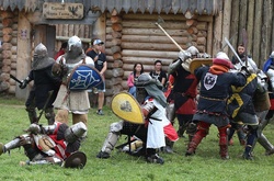 На Львівщині відтворили середньовічну битву між русичами та монголо-татарами