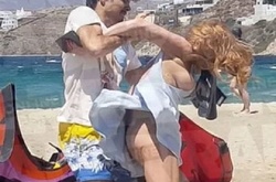 Линдсей Лохан устроила драку со своим российским бойфрендом на пляже