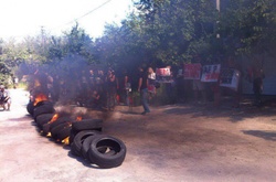 Активісти спалили шини під будинком матері віце-прем’єра Розенка