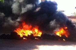 Розенко прокоментував спалювання шин біля будинку матері 