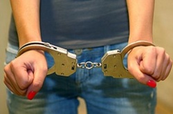 У Франції арештували неповнолітню дівчину за зв'язки з ІДІЛ