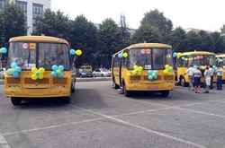 Україна закупила шкільні автобуси у російського холдингу, який виготовляє військову техніку