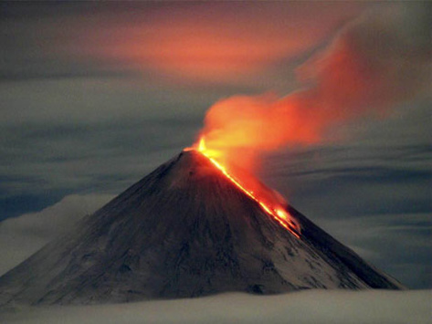В Росії вивергається вулкан, попіл піднявся на 7 км