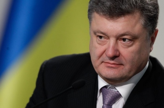 Порошенко попросив українців тимчасово не відвідувати окупований Крим