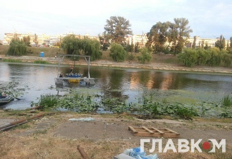 На Русанівському каналі встановлюють другу чергу фонтанів