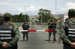 Президенти Венесуели і Колумбії домовилися поступово відкрити кордони