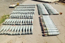 У Пісках СБУ виявила схрон бойовиків з сотнями мін та снарядів