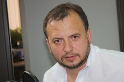 Радник президента звинуватив Гройсмана у зриві електронного декларування