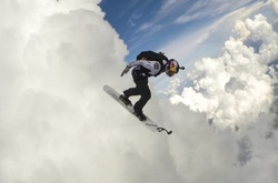 Скайсёрфинг cреди cверкающих молний: трюк, на который способны немногие