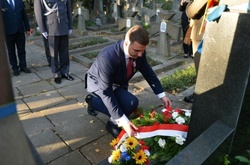 Чиновники Міноборони Польщі поклали квіти до пам’ятників воїнам УНР