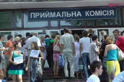 В уряді підрахували: місць в університетах більше, ніж потенційних абітурієнтів