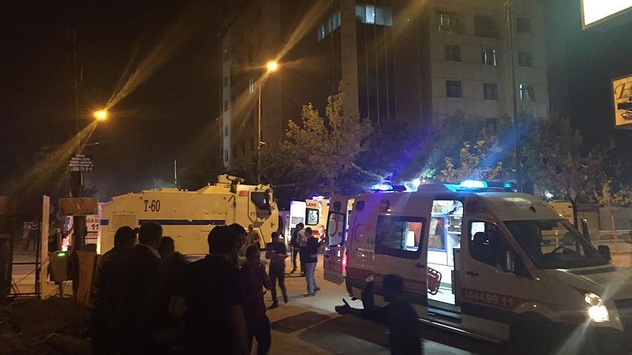 У Туреччині вибухнув автомобіль: троє людей загинули, близько 20 поранені