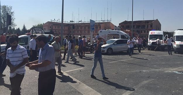 Вибух на сході Туреччини: троє людей загинуло, більше ста поранено