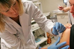 МОЗ дозволив тестувати на українцях майже сотню ліків