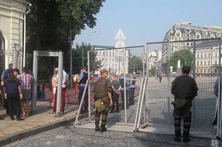 Аваков хоче встановити рамки металодетекторів на площах у День Незалежності 