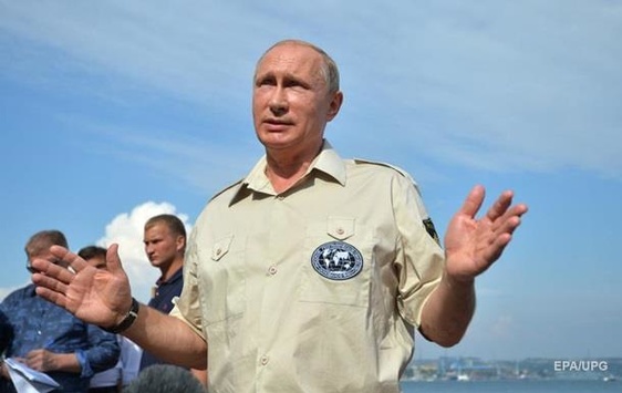 Путін прибув до окупованого Криму 