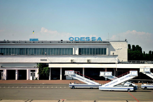 В аеропорту і на вокзалі Одеси шукали вибухівку