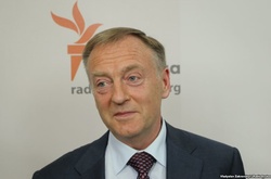 Екс-міністр юстиції каже, що не залишатиме Україну через вручення підозри