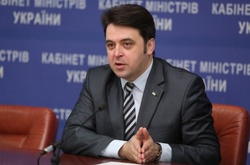 Сто днів нового закону про держслужбу. Як тепер живуть українські чиновники