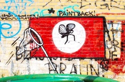 Немецкие художники превращают свастику в невинные рисунки