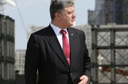 Порошенко - росіянам: «Товарищ москаль, на Украину зубы не скаль»