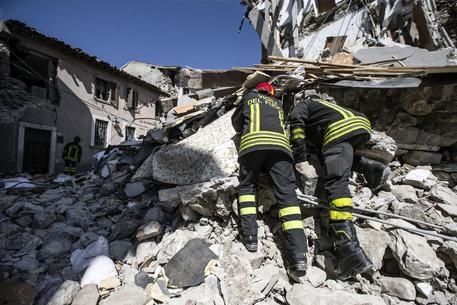 В Італії число загиблих від землетрусу зросло до 250 осіб