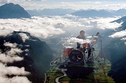  Как снимался видеоклип группы «Coldplay» на песню «Up&Up»