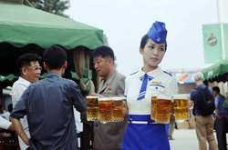 Октоберфест по северокорейски: пивной фестиваль диктатора Ким Чен Ына