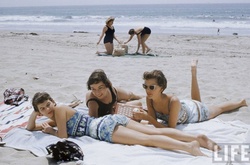 Красавицы-стюардессы: фотографии из прошлого