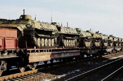  Ешелон з військовою технікою 