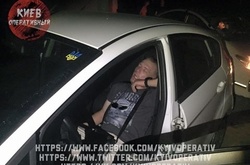 П'яний винуватець аварії заснув під час втечі