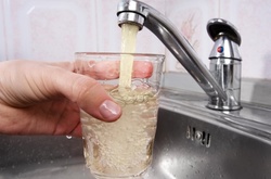 Мешканцям Святошинського району не радять пити воду з-під крану