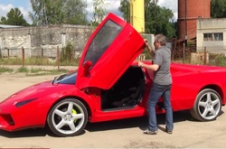 Конструктор ЛАЗу у гаражі за чотири роки власноруч зібрав Lamborghini Reventon